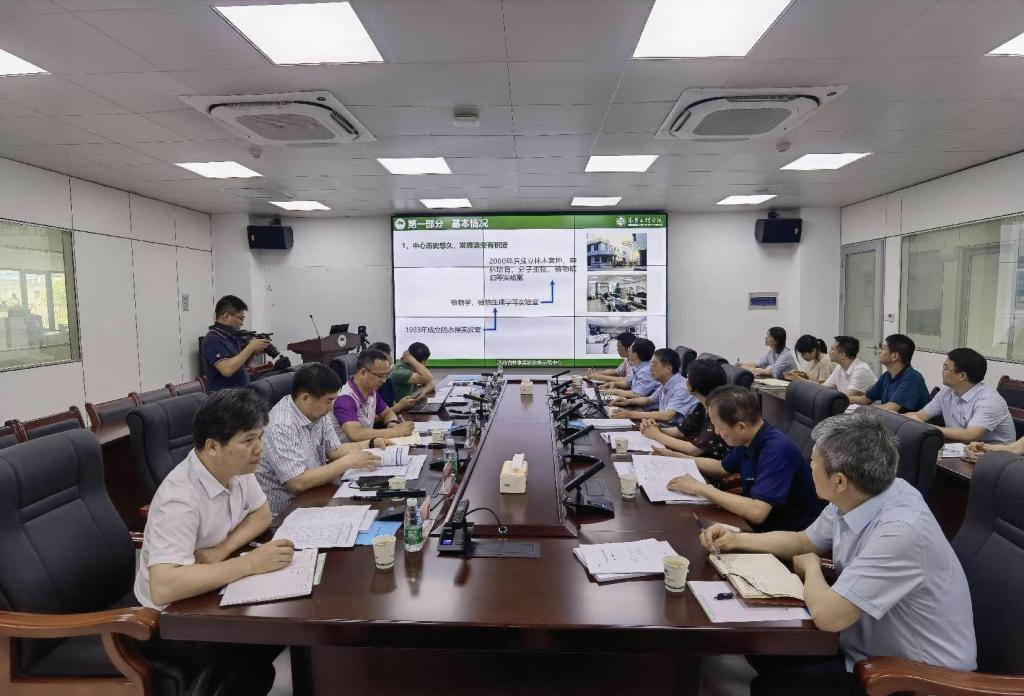 江西省教育厅专家组刘义保一行来我校考核